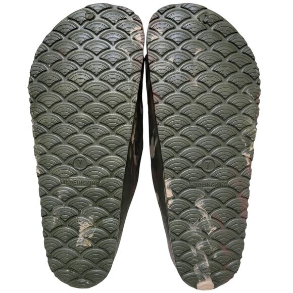 Sun + Stone Men Bowie Triple Strap Footbed Slide Sandals Size US 7M Camo Green - Picture 3 of 4